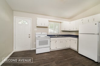 3004 Taylor Blvd in Louisville, KY - Building Photo - Building Photo