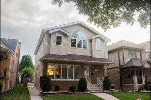 5304 S New England Ave in Chicago, IL - Building Photo