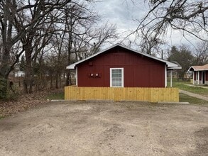 610 Harrison St in Commerce, TX - Building Photo - Building Photo
