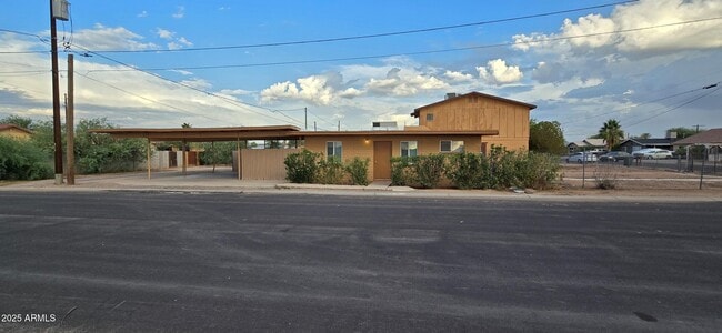 property at 318 W 2nd Ave