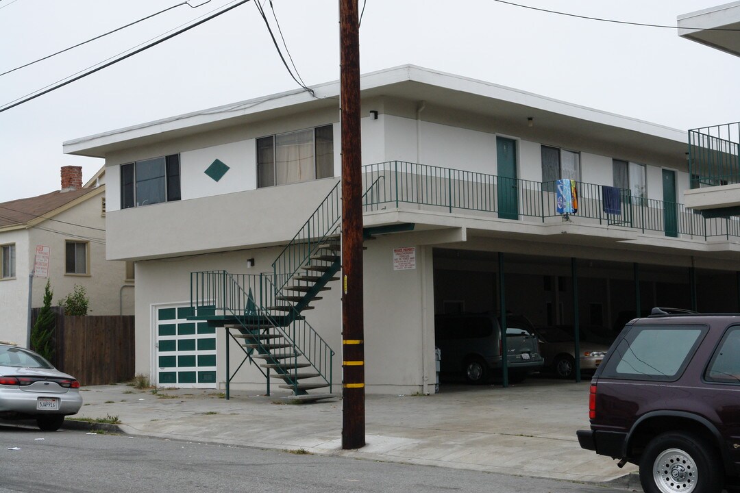 225 San Benito Ave in San Bruno, CA - Building Photo