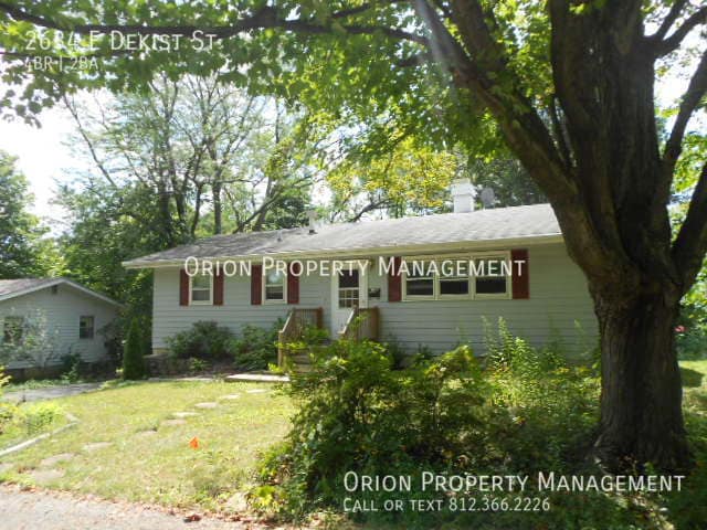 property at 2634 E Dekist St
