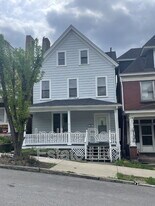 561 2nd St in Pitcairn, PA - Building Photo