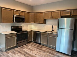 1221 Lockewood Dr in Lynchburg, VA - Building Photo - Building Photo