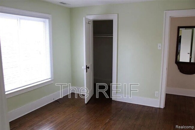 7543 Lozier Ave in Warren, MI - Building Photo - Building Photo