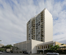 King Manor in Honolulu, HI - Building Photo - Building Photo