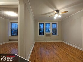 832 W Wolfram St, Unit 837-101 in Chicago, IL - Building Photo