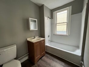 312 Danforth Ave, Unit 2 in Jersey City, NJ - Foto de edificio - Building Photo