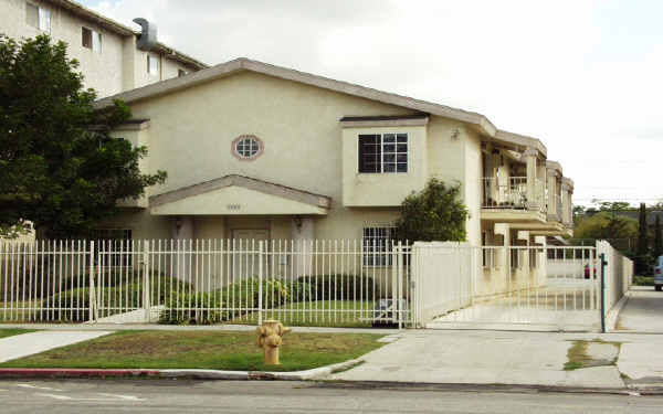 2642 Ellendale Pl in Los Angeles, CA - Foto de edificio