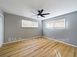 10719 Ewing Dr in Kansas City, MO - Foto de edificio - Building Photo