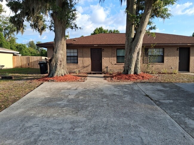 5649 Cherry Wood Cir