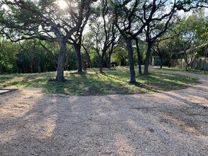 100 Lake Hills Dr N in Austin, TX - Building Photo - Building Photo