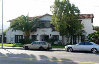 404 E Chevy Chase Dr in Glendale, CA - Foto de edificio - Building Photo