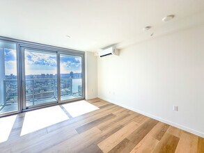 1500 Rycroft St, Unit 3205R in Honolulu, HI - Building Photo - Building Photo