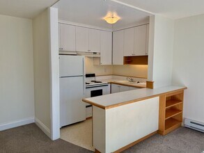 5 Admiral Dr in Emeryville, CA - Building Photo - Building Photo