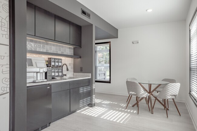 Flats at Powell in Powell, OH - Foto de edificio - Interior Photo