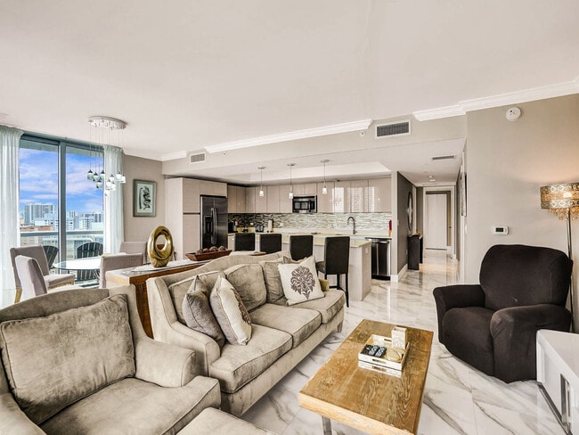 2602 E Hallandale Beach Blvd, Unit SI FL18-ID1379444P in Hallandale Beach, FL - Foto de edificio - Building Photo