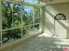 9634 Via Rimini in Burbank, CA - Building Photo - Building Photo