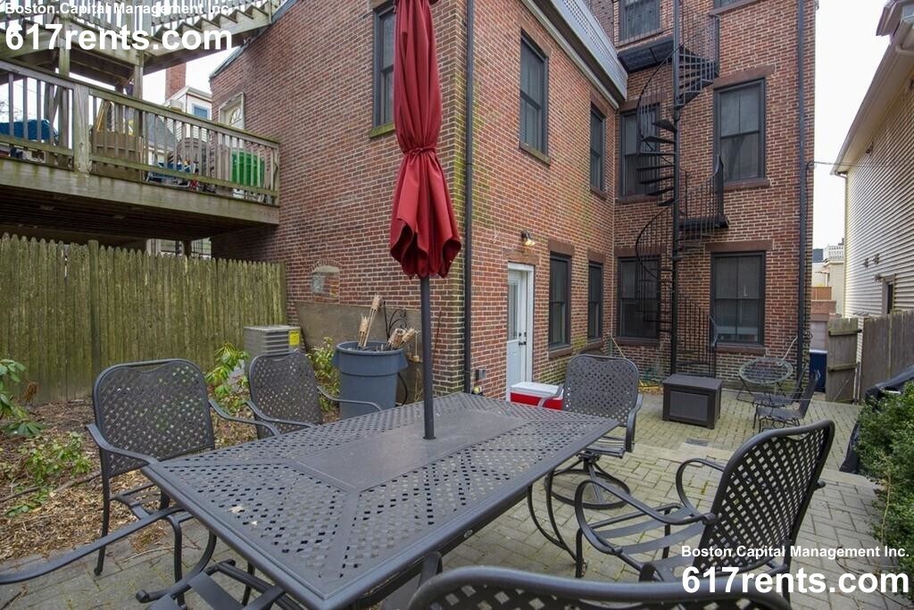 8 Gates St, Unit 1 in Boston, MA - Building Photo
