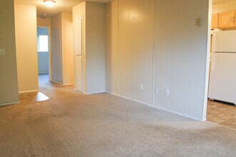 1505 SE Stark St in Portland, OR - Building Photo - Building Photo