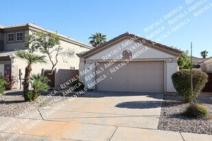 13593 W Desert Flower Dr in Goodyear, AZ - Building Photo