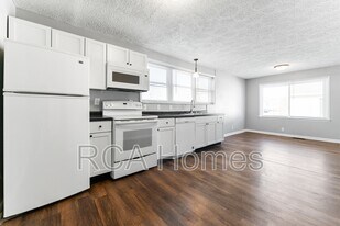 2435 Shelby St in Indianapolis, IN - Building Photo