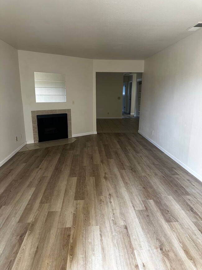 5620 Brush Creek Dr in Stockton, CA - Building Photo - Building Photo