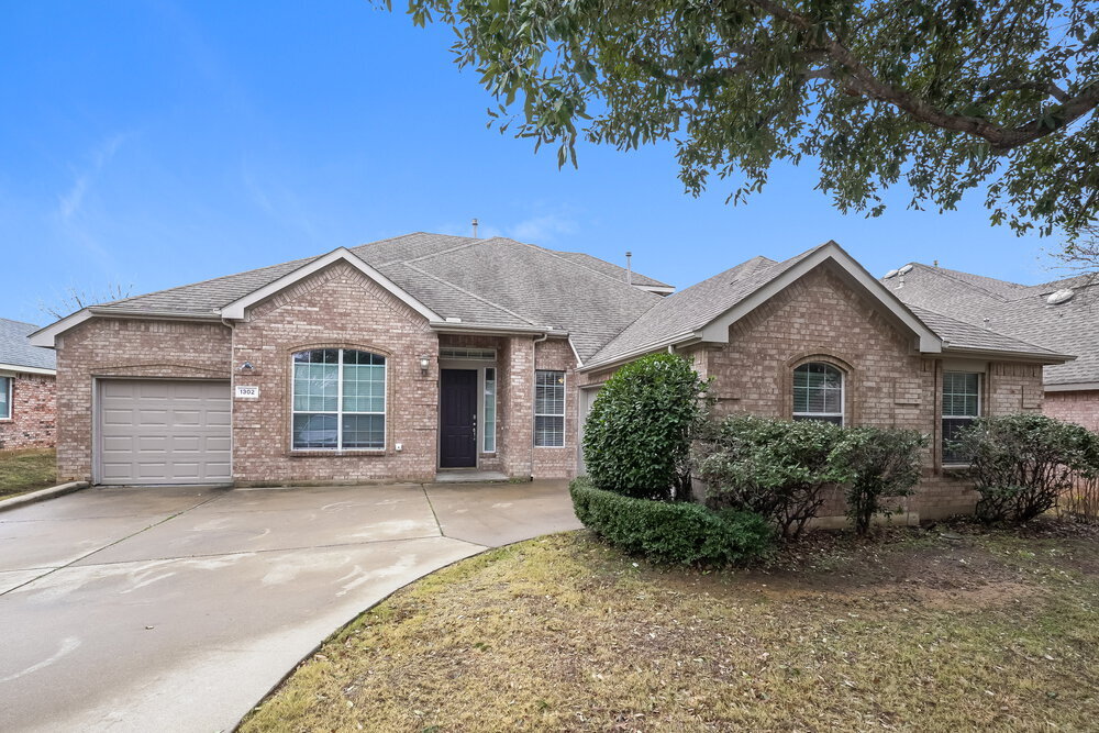 1302 Rosebrook Dr in Mansfield, TX - Building Photo