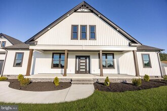 5692 King Stuart Dr in Salisbury, MD - Building Photo - Building Photo