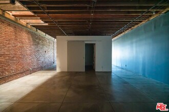 100 W 5th St-Unit -3D in Long Beach, CA - Building Photo - Building Photo