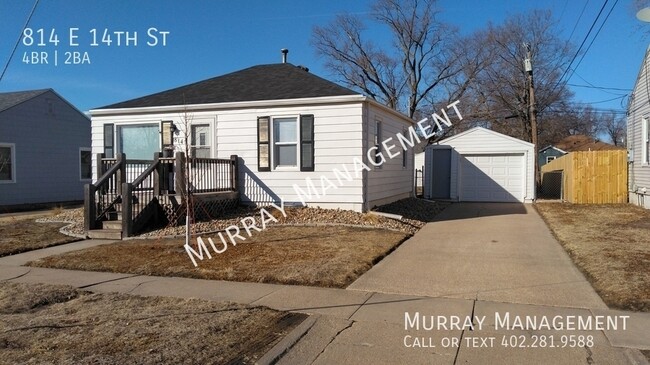 property at 814 E 14th St