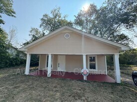 5714 Tennessee Ave in Chattanooga, TN - Building Photo