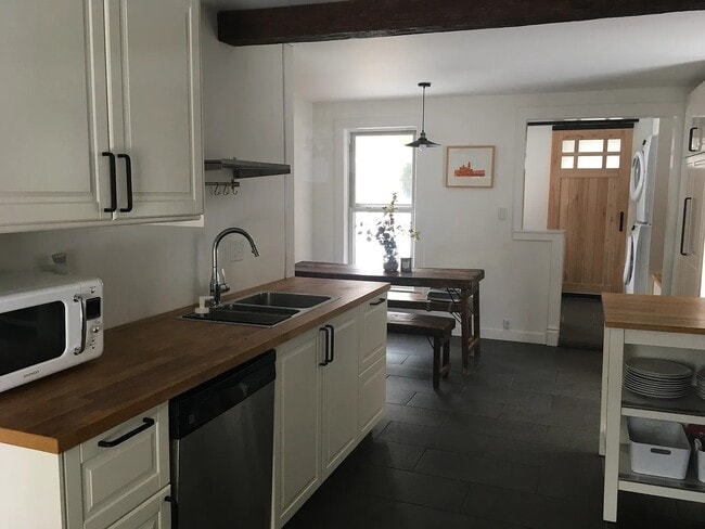 9 White St in Vergennes, VT - Building Photo - Building Photo