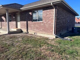 206 W Mill St, Unit 206 in Gaston, IN - Building Photo