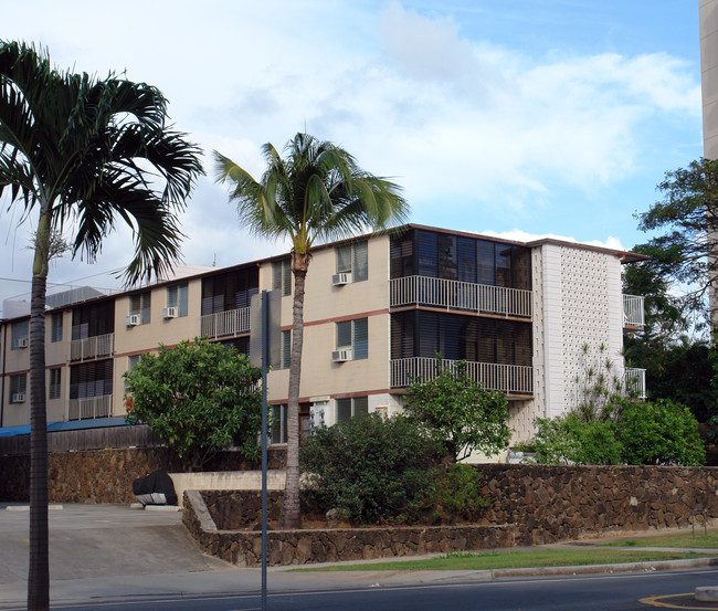 1047 Ala Napunani St in Honolulu, HI - Building Photo - Building Photo