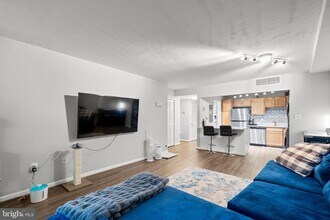 6301 Stevenson Ave in Alexandria, VA - Building Photo - Building Photo