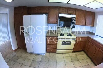 828 E Junction St in Apache Junction, AZ - Foto de edificio - Building Photo