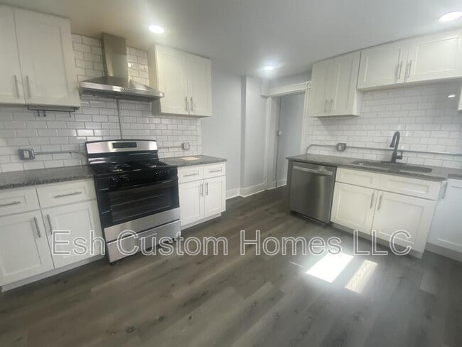 property at 611 S Prince St