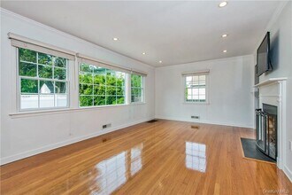 74 Dearborn Ave in Rye, NY - Building Photo - Building Photo