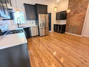 5109 Holmes St in Pittsburgh, PA - Building Photo - Building Photo