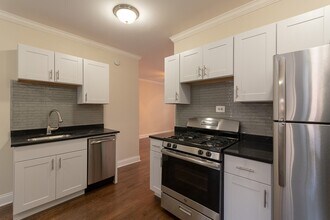 3826 N Greenview Ave, Unit J09P in Chicago, IL - Building Photo - Building Photo