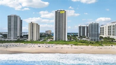 3000 N Ocean Dr in West Palm Beach, FL - Building Photo - Building Photo