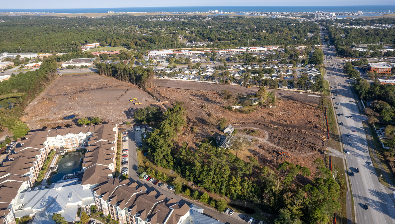 Center Point Apartments in Wilmington, NC - Building Photo