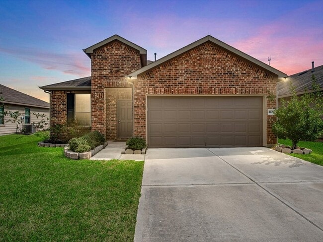 property at 2627 Summer Ln