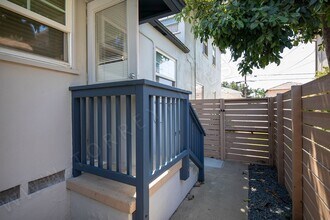 2067 Emerald St in San Diego, CA - Building Photo - Building Photo