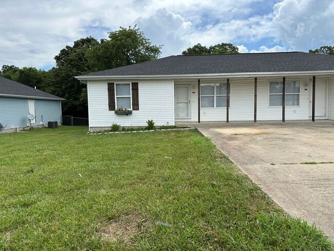property at 2132 Audrey Ln