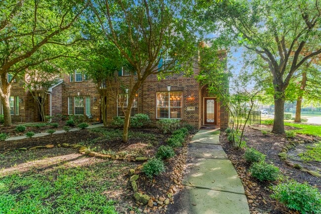 property at 18 Umbria Ln