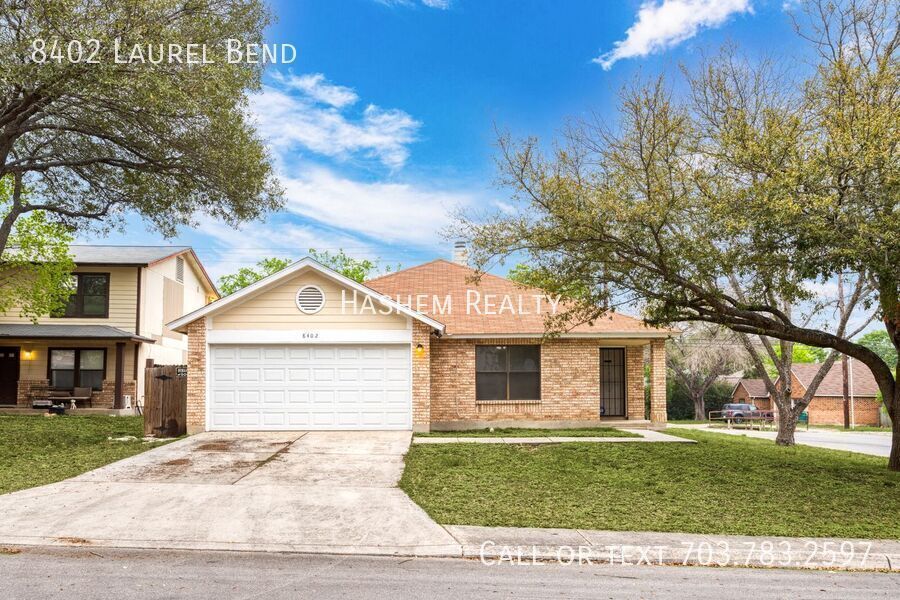 8402 Laurel Bend in San Antonio, TX - Building Photo