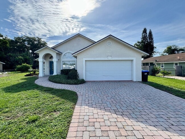 property at 5719 Lake St