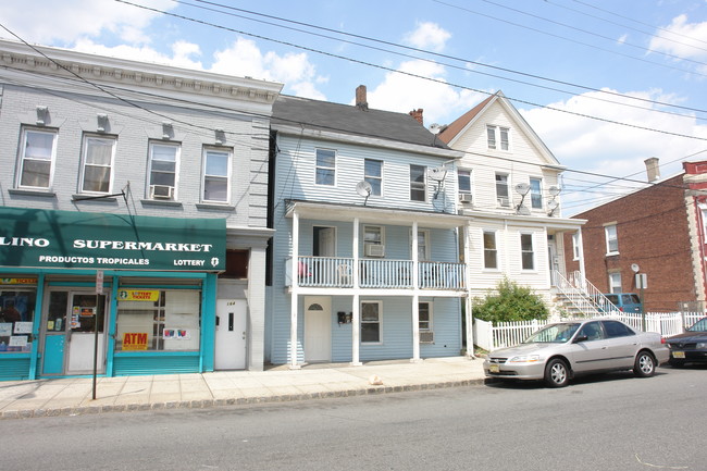 162 Washington St in Perth Amboy, NJ - Foto de edificio - Building Photo